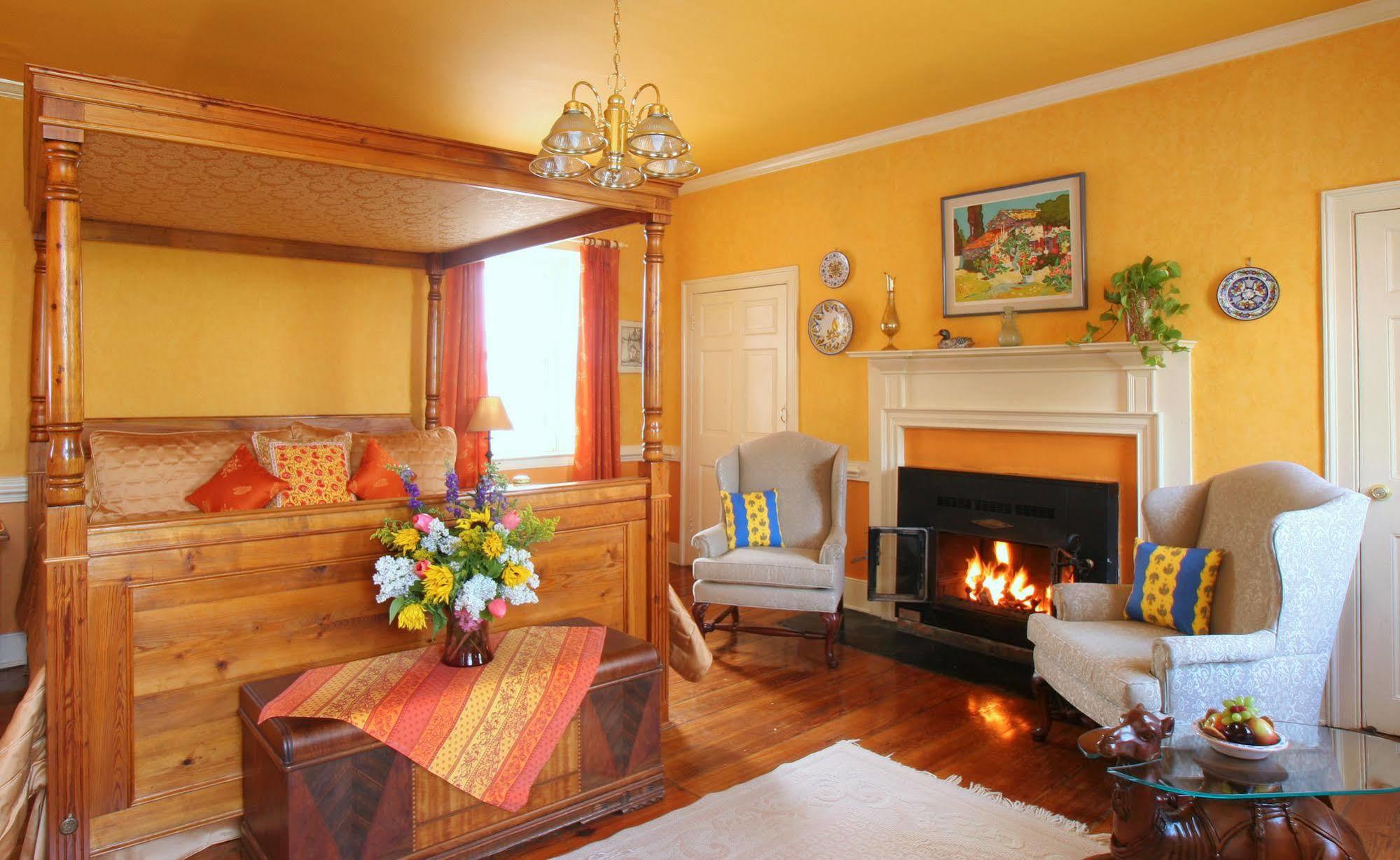 L'Auberge Provencale Inn & Restaurant Boyce Экстерьер фото