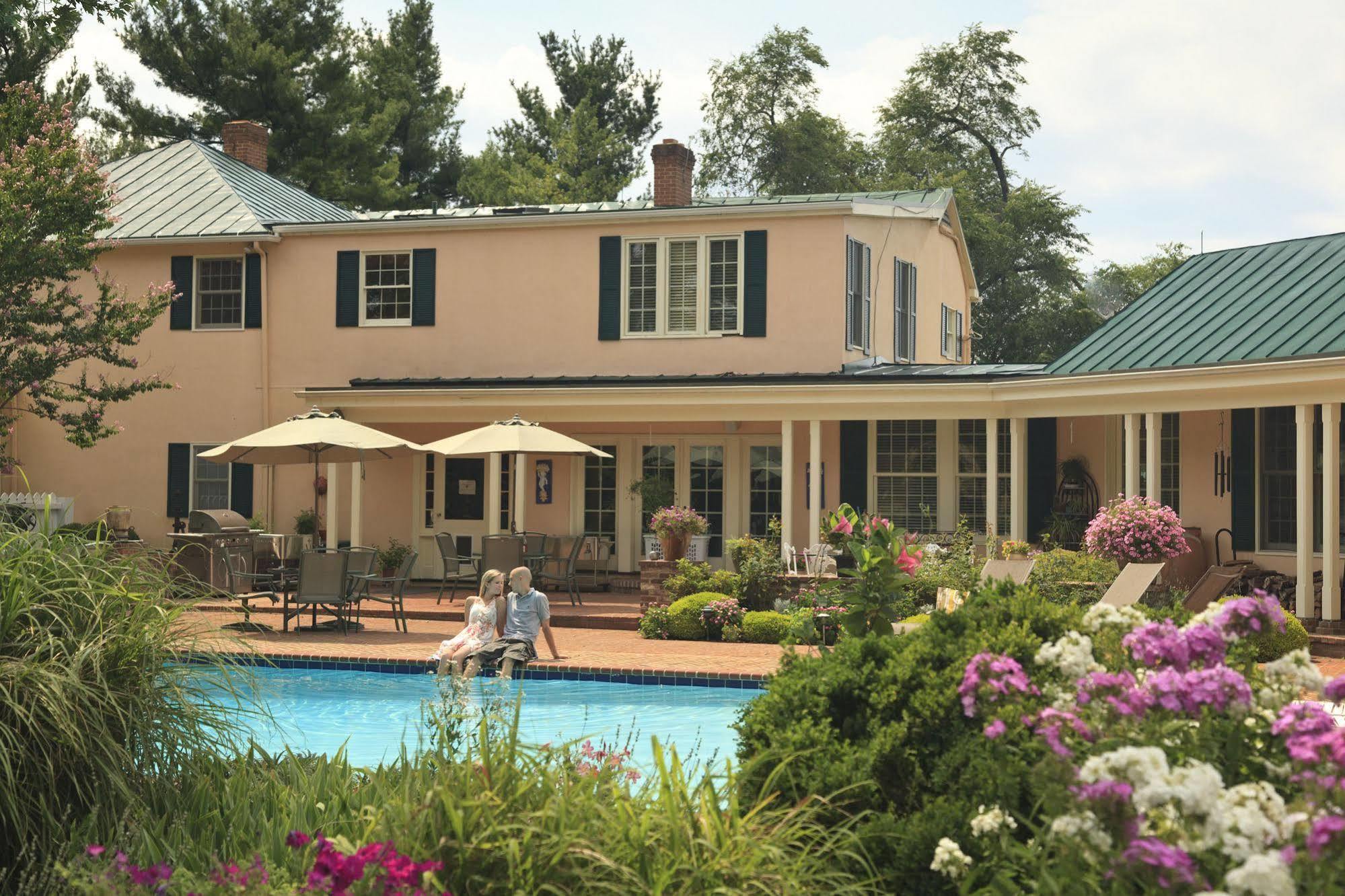 L'Auberge Provencale Inn & Restaurant Boyce Экстерьер фото